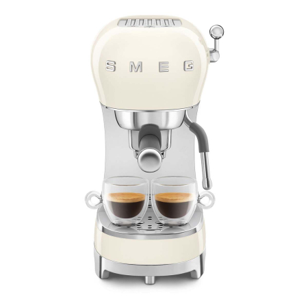 Кофемашина эспрессо SMEG 50s style (ECF02CREU) Кремовый Кофемашина эспрессо SMEG 50s style (ECF02CREU) Кремовый