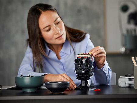 Конструктор LEGO STAR WARS "Шлем Дарта Вейдера" (75304) Конструктор LEGO STAR WARS "Шлем Дарта Вейдера" (75304)